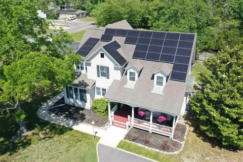 44 Church St, Port Republic, NJ 08241