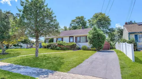 21 Larchmont Dr, Pleasantville, NJ 08232