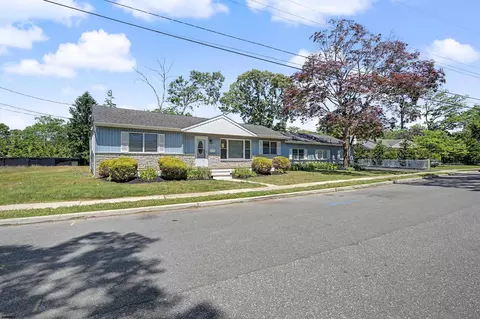 227 W Glencove Ave, Northfield, NJ 08225