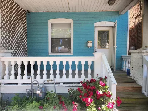 204 N Morris Ave, Atlantic City, NJ 08401