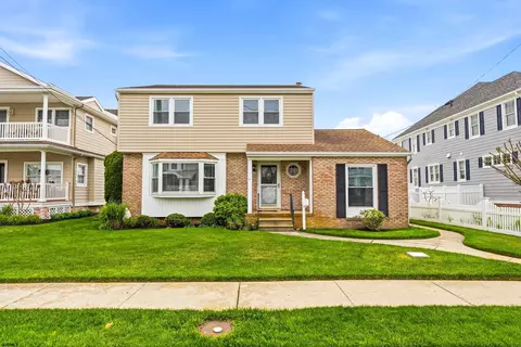 74 Walnut Rd, Ocean City, NJ 08226