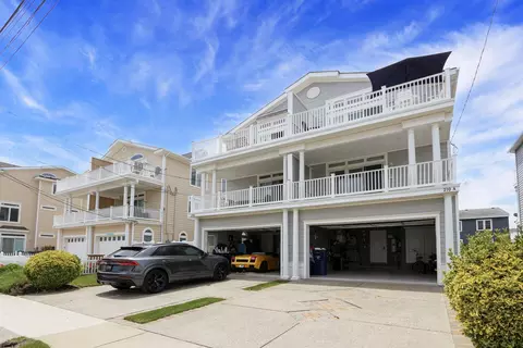 210 N 11 St #A, Brigantine, NJ 08203
