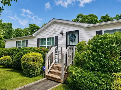 108 Paterson Ave, Egg Harbor Township, NJ 08234