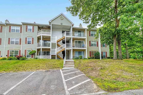 130 Iroquois Dr #130, Absecon, NJ 08205