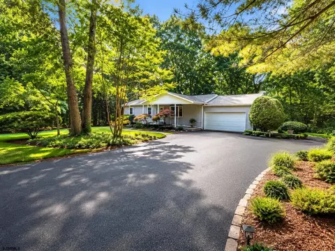 430 Melon Ave, Egg Harbor City, NJ 08215