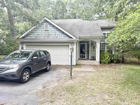 535 Saratoga Pl, Smithville, NJ 08205