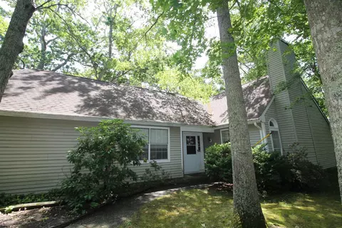 700 Falcon Crest Ct, Galloway Township, NJ 08205
