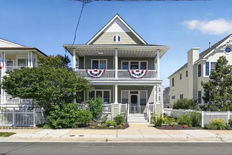212 Central Ave #2, Ocean City, NJ 08226