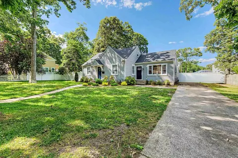 214 Davis Ave, Linwood, NJ 08221