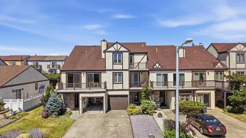 21 Bramble Dr, Brigantine, NJ 08203