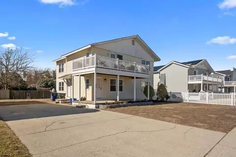 30 Lighthouse Dr #2, Brigantine, NJ 08203