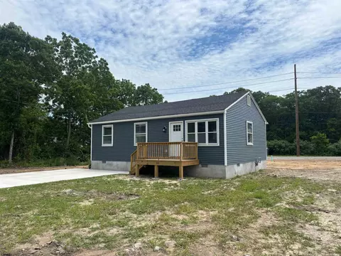 100 Wisteria St, Egg Harbor Township, NJ 08234