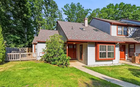718 E Cooper Fry, Smithville, NJ 08205