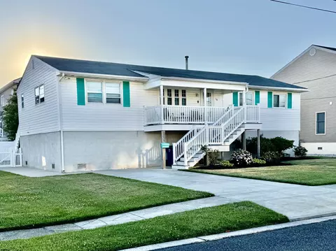 10 Sheridan Pl, Brigantine, NJ 08203