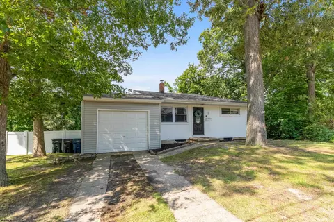 110 Pennsylvania Ave, Absecon, NJ 08201