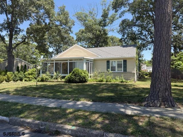 40 Dogwood Dr, Somers Point, NJ 08244