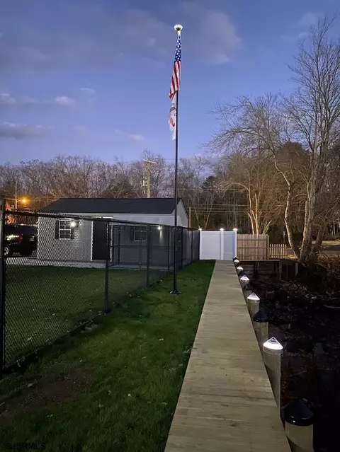 6344 Monmouth Dr, Mays Landing, NJ 08330