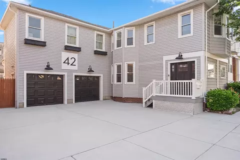 42 S Dover Ave, Atlantic City, NJ 08401