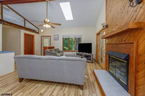 Living - 202 E Sturbridge, Galloway, NJ 08205 photo 3 of 5