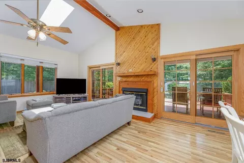 Living - 202 E Sturbridge, Galloway, NJ 08205 photo 2 of 5