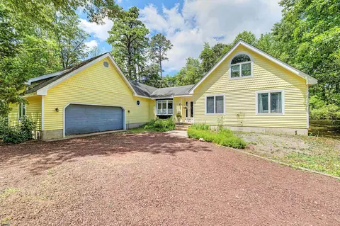 2 Whitewater Ln, Egg Harbor Township, NJ 08234