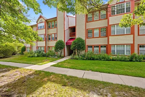 77 Trotters Ln #503, Galloway, NJ 08205