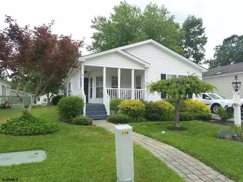 5 Rosewood Ln, Mays Landing, NJ 08330