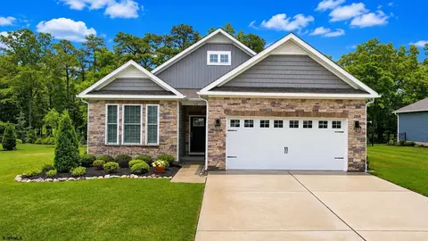 138 Laquinta Dr, Egg Harbor Township, NJ 08234
