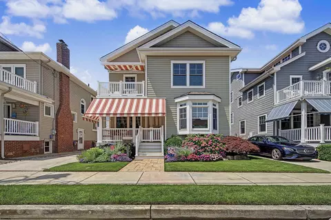 4 S Huntington Ave, Margate City, NJ 08402