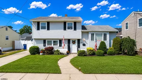 710 N Burghley Ave, Ventnor City, NJ 08406