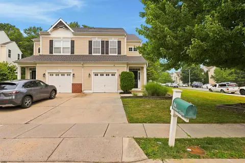 64 Meadow Circle Dr, Hamilton, NJ 08330