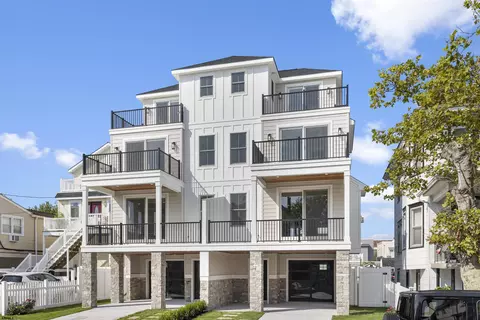 10 N Newport Ave, Ventnor City, NJ 08406