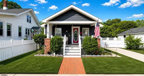 127 W Pierson Ave, Somers Point, NJ 08244