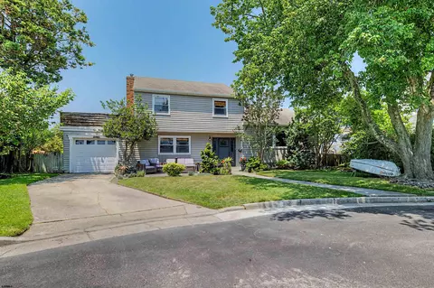 5 Exeter Ct, Margate City, NJ 08402