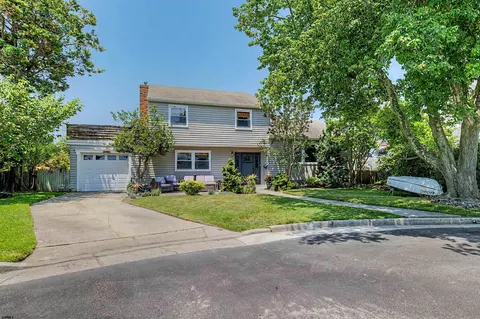 5 Exeter Ct, Margate City, NJ 08402
