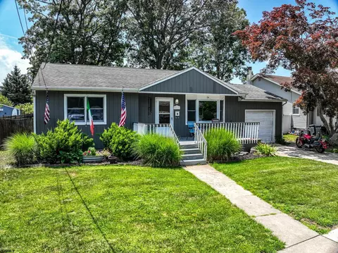 216 Ridgewood Dr, Northfield, NJ 08225
