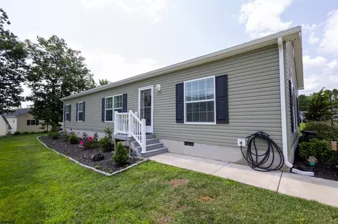 35 Pinetree Ln, Mays Landing, NJ 08330
