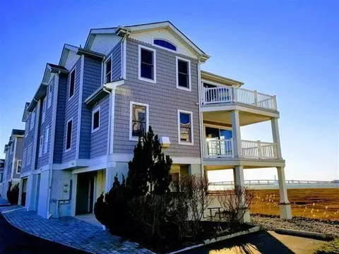 8 Neptune Dr #8, Somers Point, NJ 08244