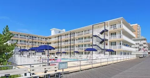111 S Surrey Ave #104, Ventnor City, NJ 08406