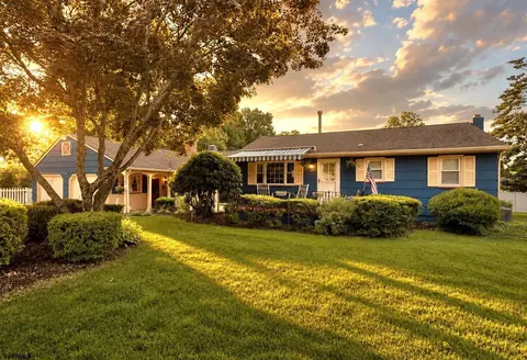 511 Delaware Ave, Absecon, NJ 08201