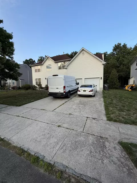 18 Chancellor Park Dr, Mays Landing, NJ 08330