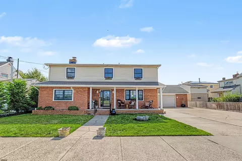 412 N Surrey Ave, Ventnor City, NJ 08406