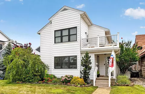 31 Simpson Ave, Ocean City, NJ 08226
