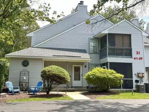 41 Waterview Dr #21, Galloway, NJ 08205