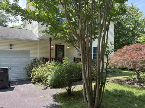 4611 Thelma, Hamilton, NJ 08330