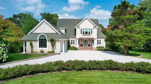 8 Otter Ln, Egg Harbor Township, NJ 08234