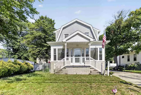421 Shore Rd, Somers Point, NJ 08244
