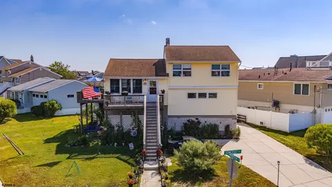 205 Somerset Ln, Ocean City, NJ 08226