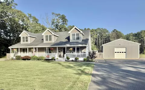 340 Railroad Ave, West Creek, NJ 08092