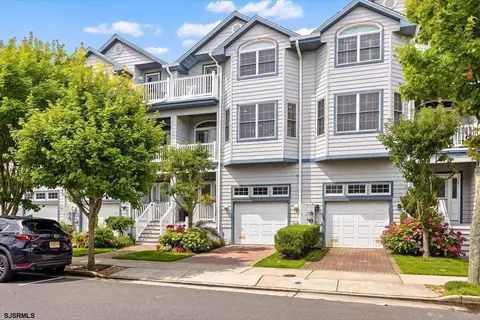 30 S Coolidge Ave, Margate City, NJ 08402